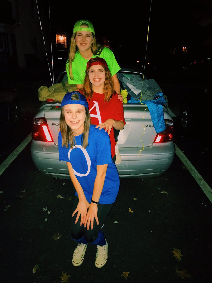 _taylorboone's tweet image. so extra we did a costume change for the aesthetic #helpimold