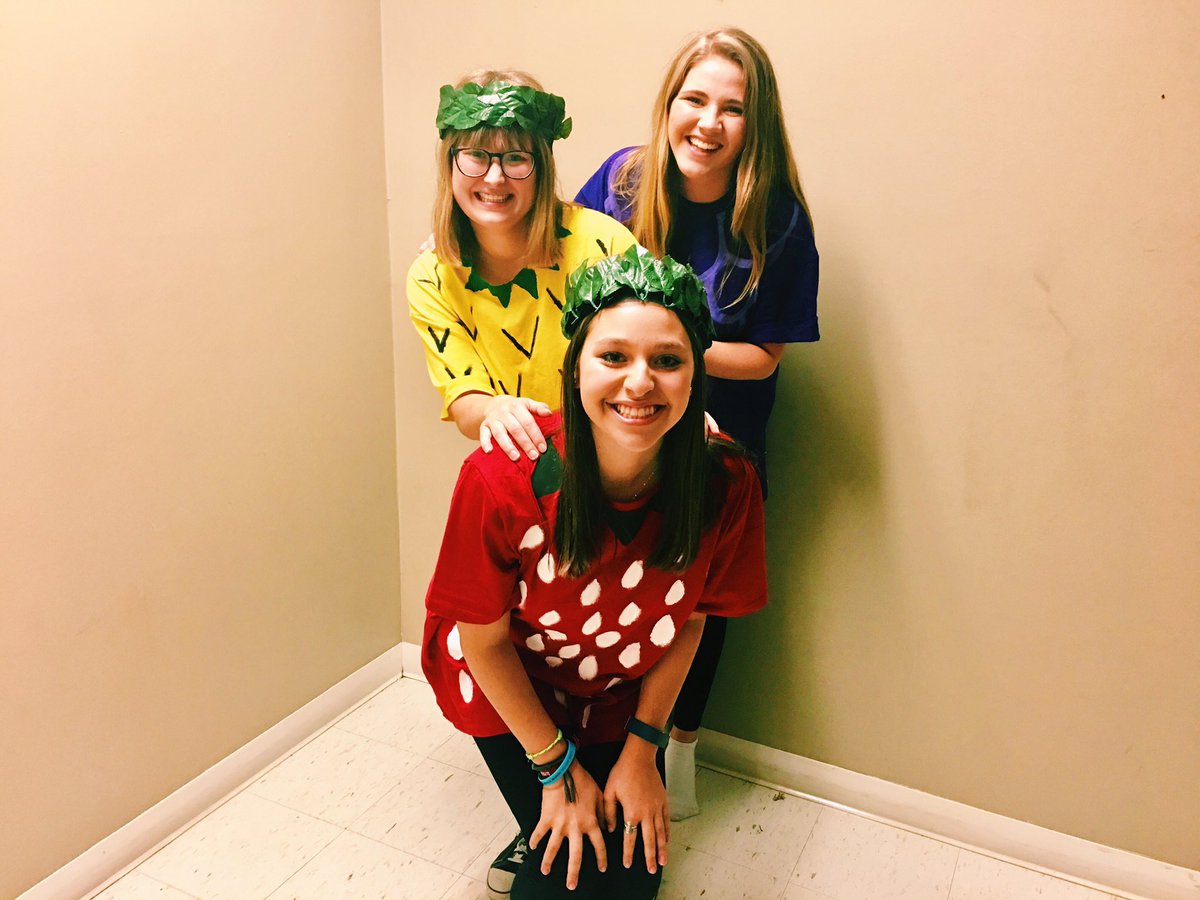 _taylorboone's tweet image. so extra we did a costume change for the aesthetic #helpimold