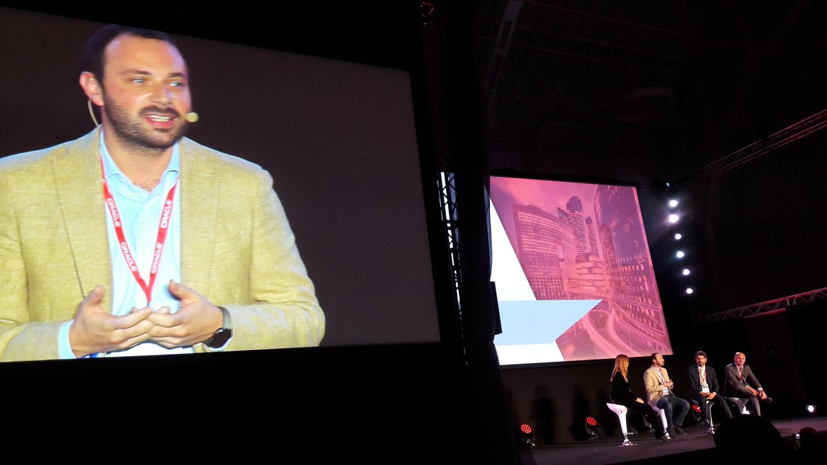 ValzelliTiziana's tweet photo. Oracle e TAG.....collaborazione e innovazione #CloudShowIT https://t.co/oLFDuc9oLL