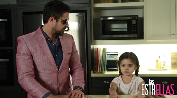 lasestrellas's tweet photo. RT si crees que Mariano va a ser un gran padre. 💕💕💕 #LasEstrellas https://t.co/MIOGqQsJG2