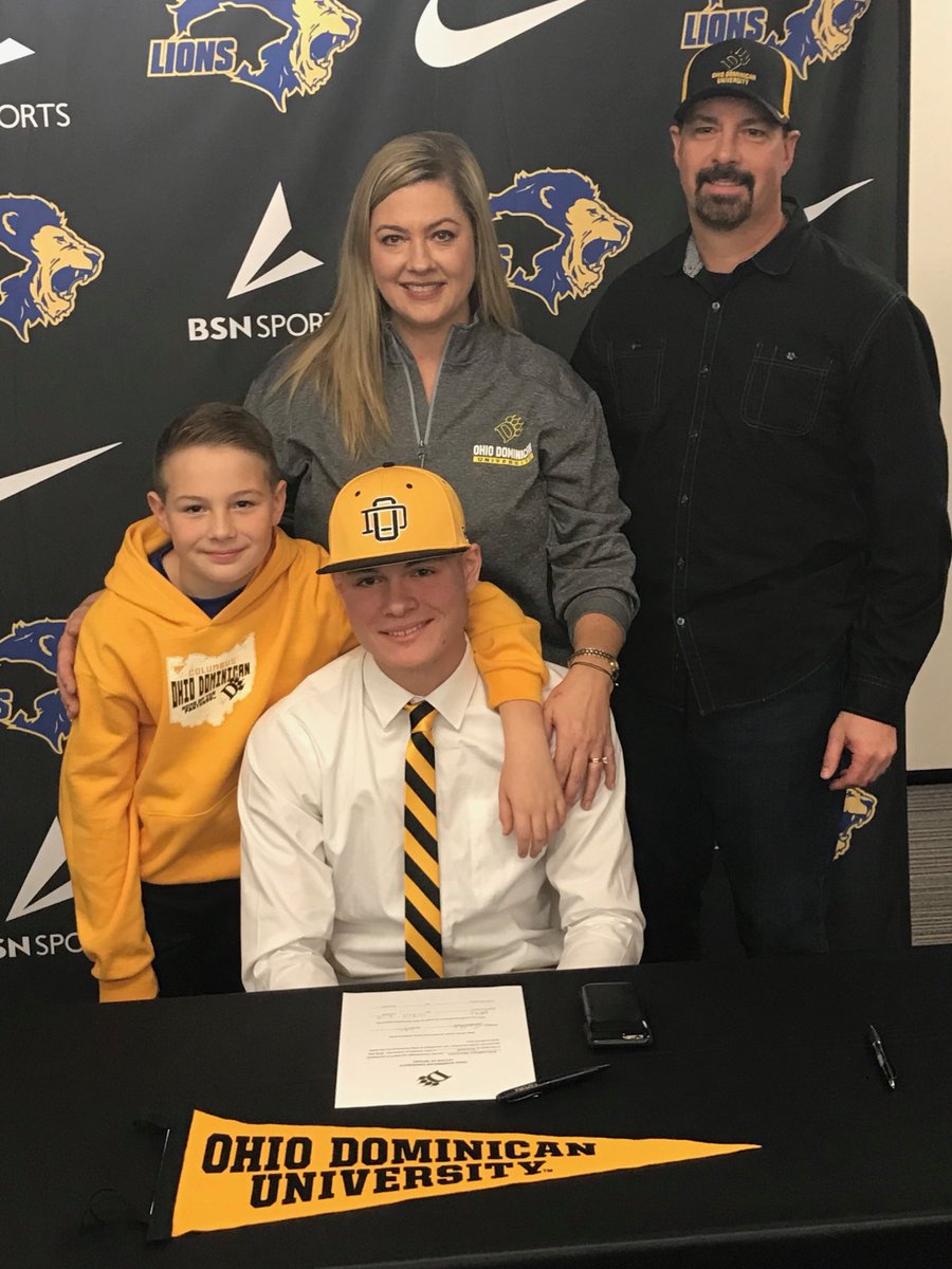 GahannaBaseball's tweet photo. Here’s a few more photos from last nights NLI signing party. So excited for Jon, Mitch and their families. #glhsbaseball https://t.co/HnI20ieduD