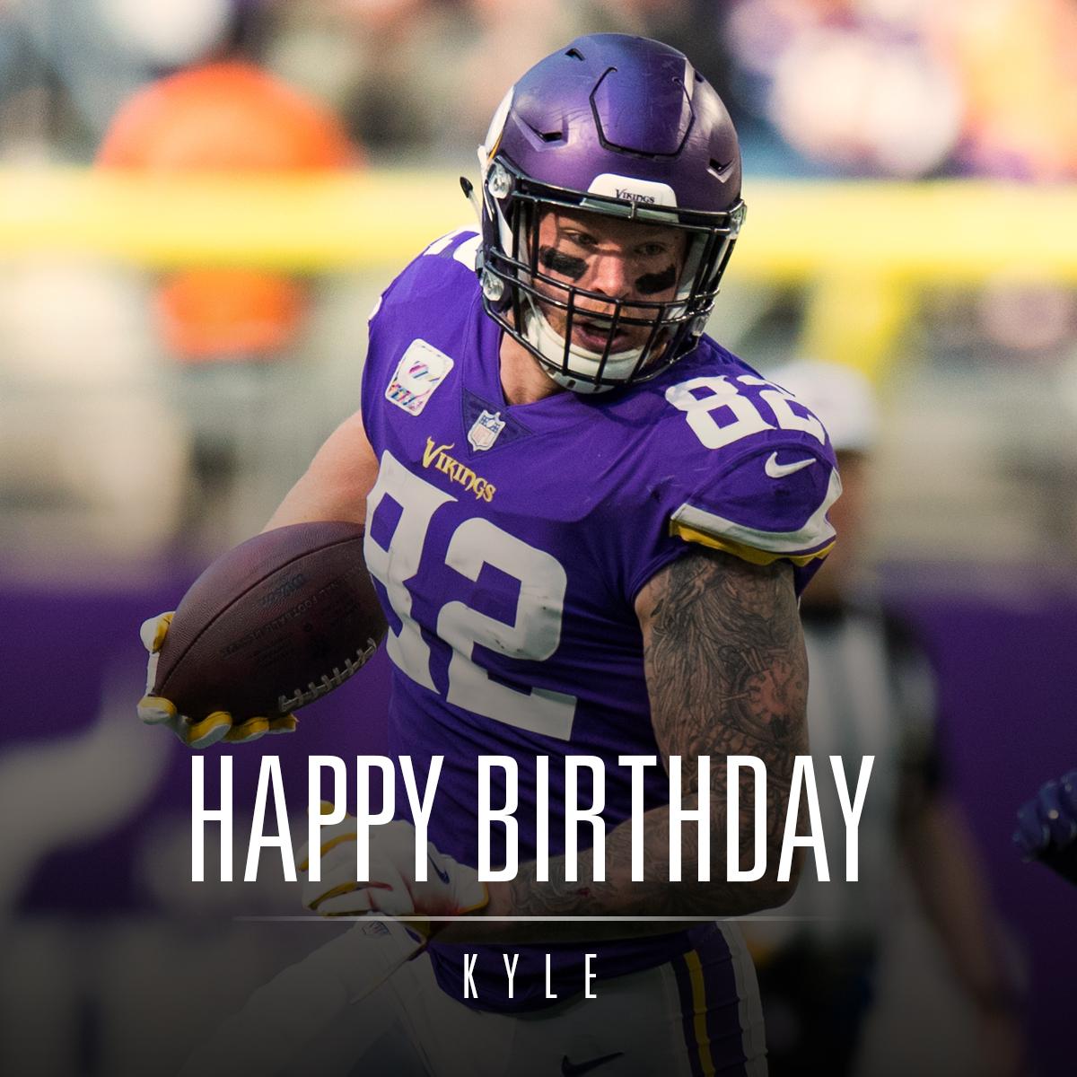 Happy birthday, @KyleRudolph82! 🎂🎁 https://t.co/pjLFZ3WF1W