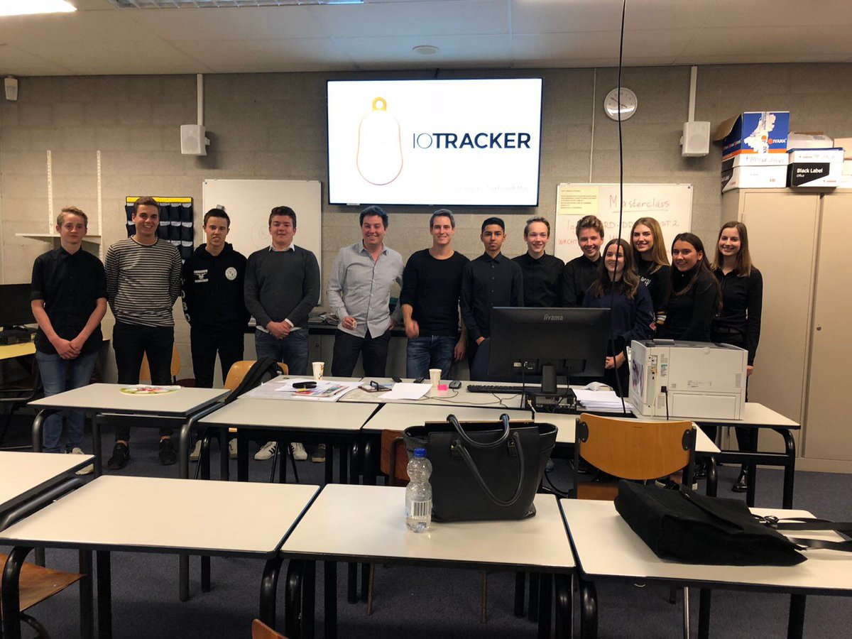 IoTracker_NL's tweet photo. Net een presentatie gegeven voor gedreven jonge ondernemers op onze oude school Dendron College te Horst 😇 Concepten als 80/20, #leanstartup, #BMC, #designsprint en uiteraard onze #LoRa based GPS #ioTracker kwamen aan bod. Succes met jullie (lean) startup folks! 💪 https://t.co/ZgLyiyc62t