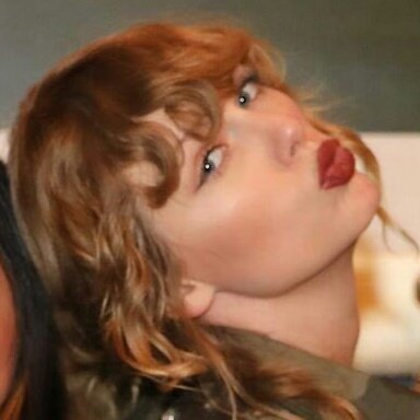 loveshot89's tweet image. #EMABiggestFansTaylorSwift