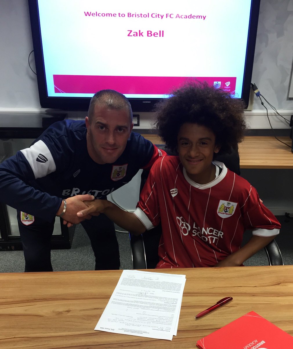 BristolCityAcad's tweet photo. NEW SIGNING: U14 Zak Bell with our Head of Academy Recruitment Damian Butt. Welcome to #BristolCity Zak! #COYR https://t.co/dTlEUJvUal