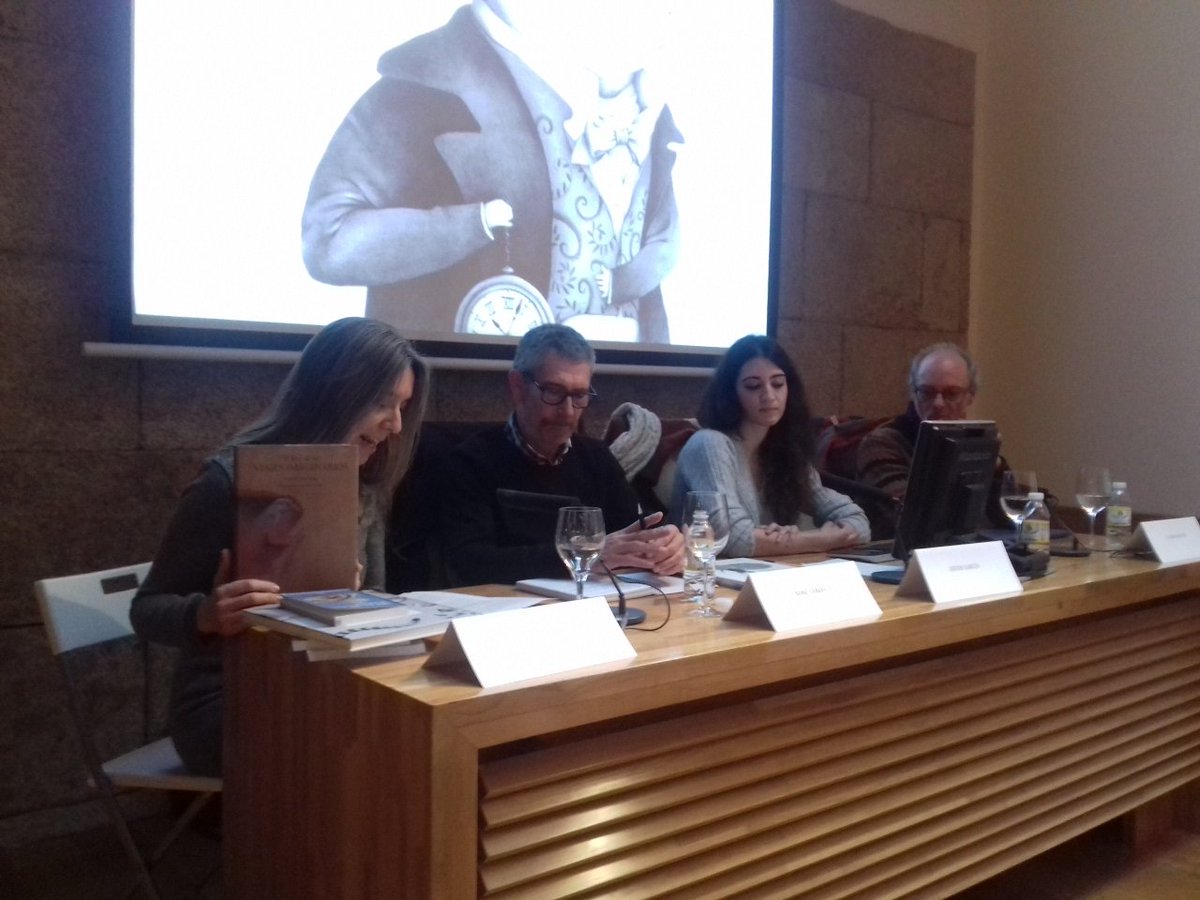 EditorasGalegas's tweet photo. Derradeira mesa redonda do #SimposioAGE17 #Olladasilustradas con #XoséCobas, #EsterGarcía e #CalrosSilvar https://t.co/mjjKNwMClI