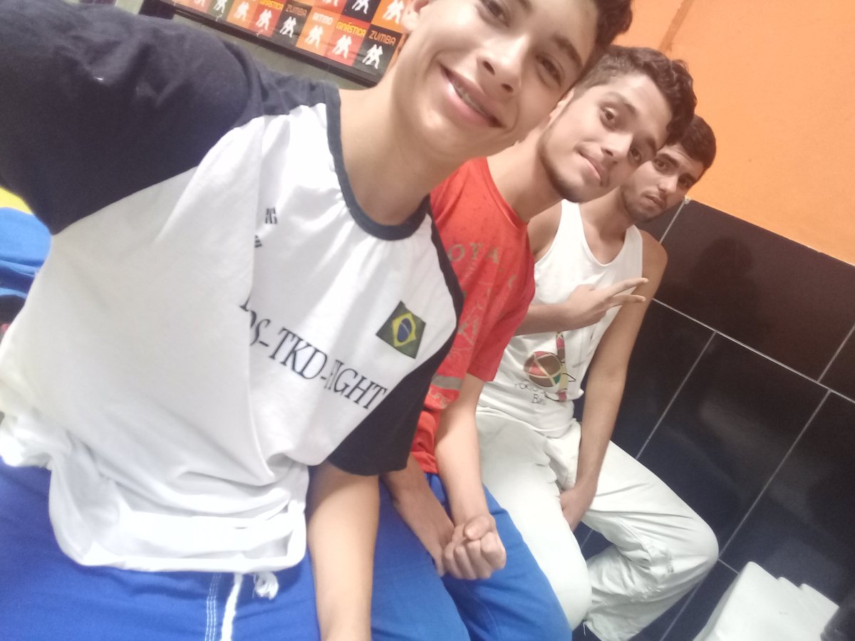 AdrianoMalhei's tweet photo. #Vamostreinartaekwondo https://t.co/MoPLBBqpVt