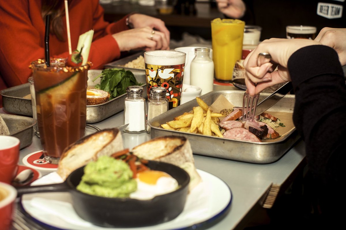 CamdenBrewery's tweet photo. WIN Bottomless Beer Brunch + a Brewery Tour for your beer lovin' pals at our #BigBreweryDayOut!
We're giving away 4 tickets for you to join us up at our new Enfield Brewery on Saturday 18 November.
Like + RT to enter before Mon 13/11. https://t.co/7CJpEDLScf