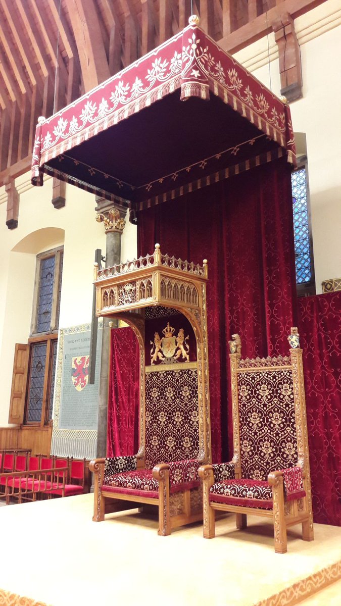 jong_bar's tweet photo. Ook nog een rondleiding door de Ridderzaal. #jongBAR https://t.co/DXGltJtr9o