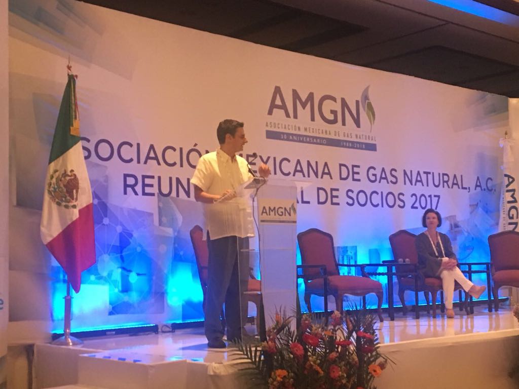 CRE_Mexico's tweet photo. A partir del 17 de agosto del 2017, se da a conocer el Índice de Referencia Nacional de Precios de Gas Natural al Mayoreo #IPGN, que tiene como objeto proveer de información al mercado de #GasNatural de forma orientativa: @garcialcocer https://t.co/aRPRMSr8NC