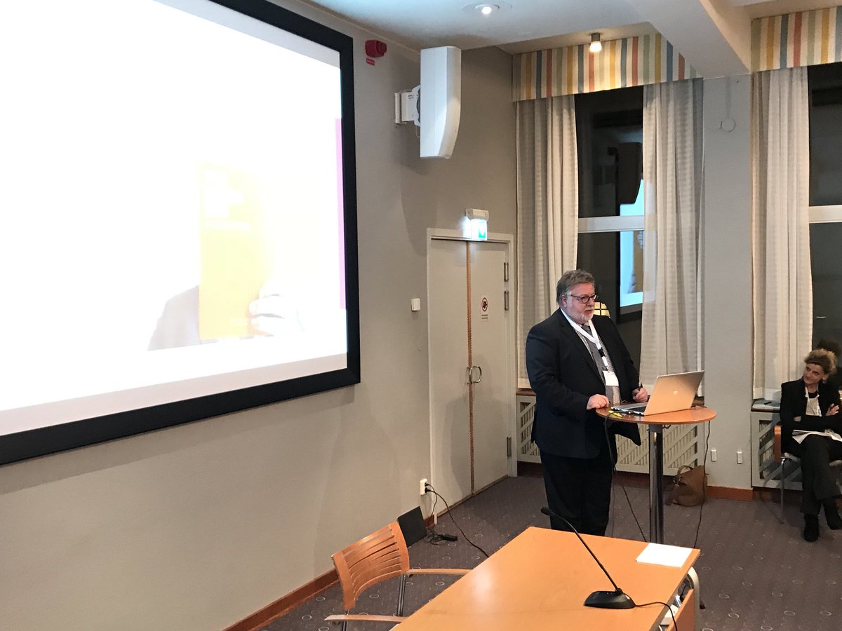 The ‘spider in the web’ of the 8th Annual DonorHarmoConf <a href="/BeerSchroder/">Beer's tweets</a>, presenting the new #Orangeknowledgeprogramma <a href="/Nuffic/">Nuffic</a>
