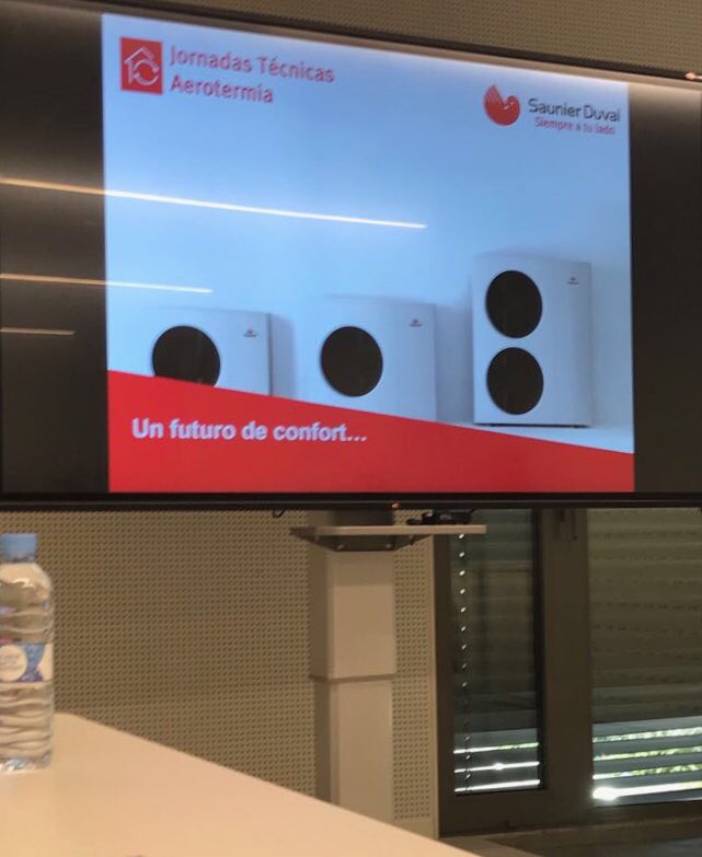MP_Aqua's tweet photo. En #MPAqua creemos en la formación continua de todos nuestros profesionales en este caso asistiendo a unas jornadas de aerotermia de la mano de @saunierduval #graciassaunierduval #formacion #nuestrotrabajosubienestar https://t.co/3luPax33cW