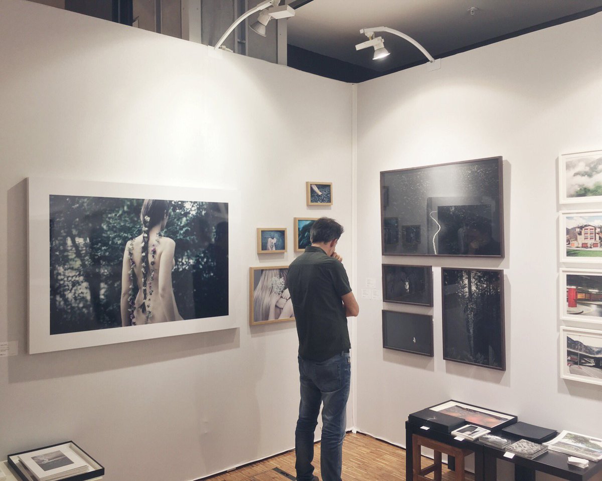fiftydots's tweet photo. Here we are!
¡Aquí estamos!
Vernissage @fotofeverparis ❤️ #fiftydots @CdLouvre ⚡️⚡️⚡️ https://t.co/vkFepuY0IK