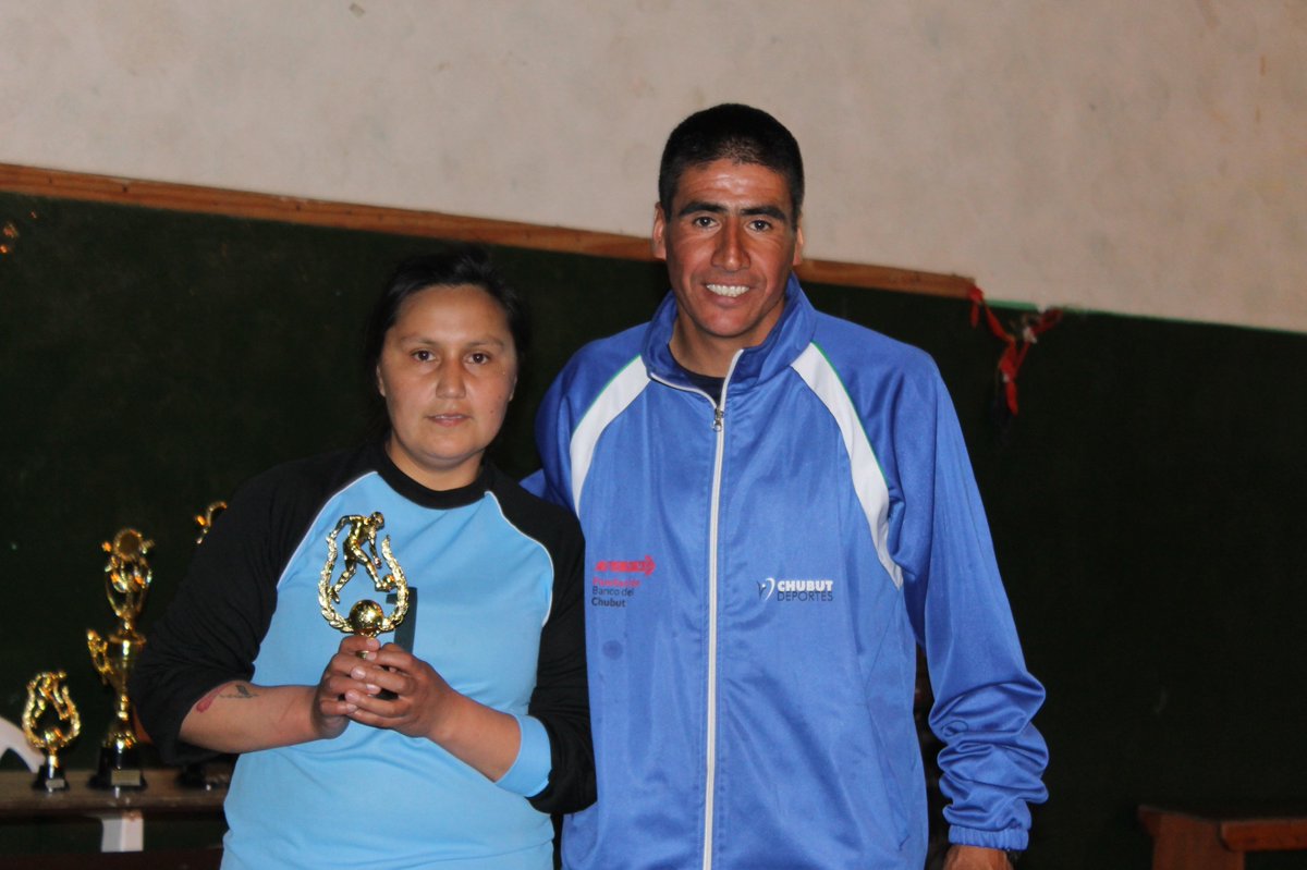 EpuCoop's tweet photo. Felicitamos a las campeonas del torneo "AMAZONAS 5" realizado el pasado domingo en Cholila, donde nuestra cooperativa acompaño y dono los trofeos entregados Dirección de Deportes Cholila  ⚽⚽🥉🥉 https://t.co/OlmSva4R2g