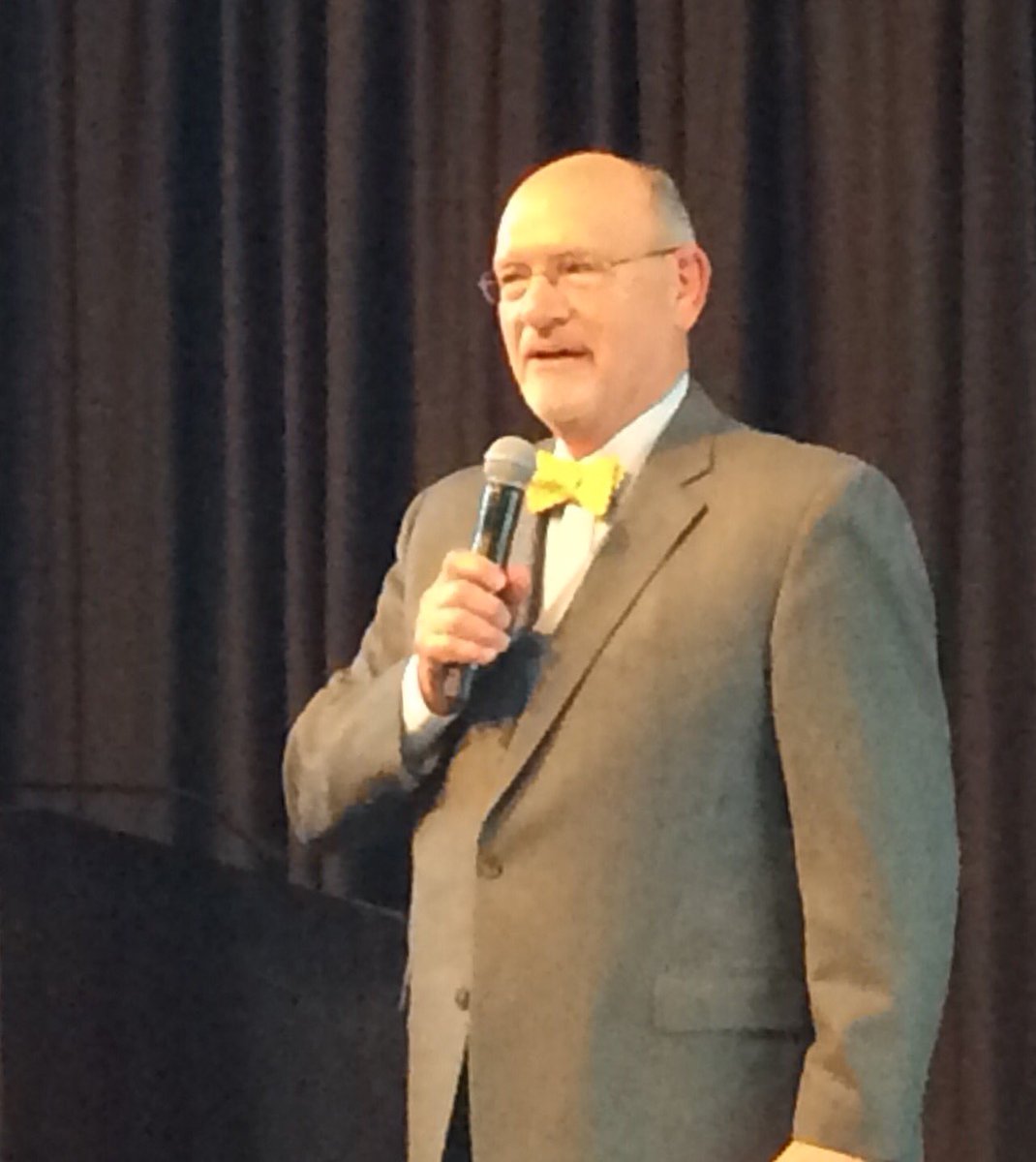 mnhealth's tweet photo. Comm. Ehlinger celebrating MN health innovation #SIMtalks. View @ http://simtalksmn https://t.co/WIs83y3mvH