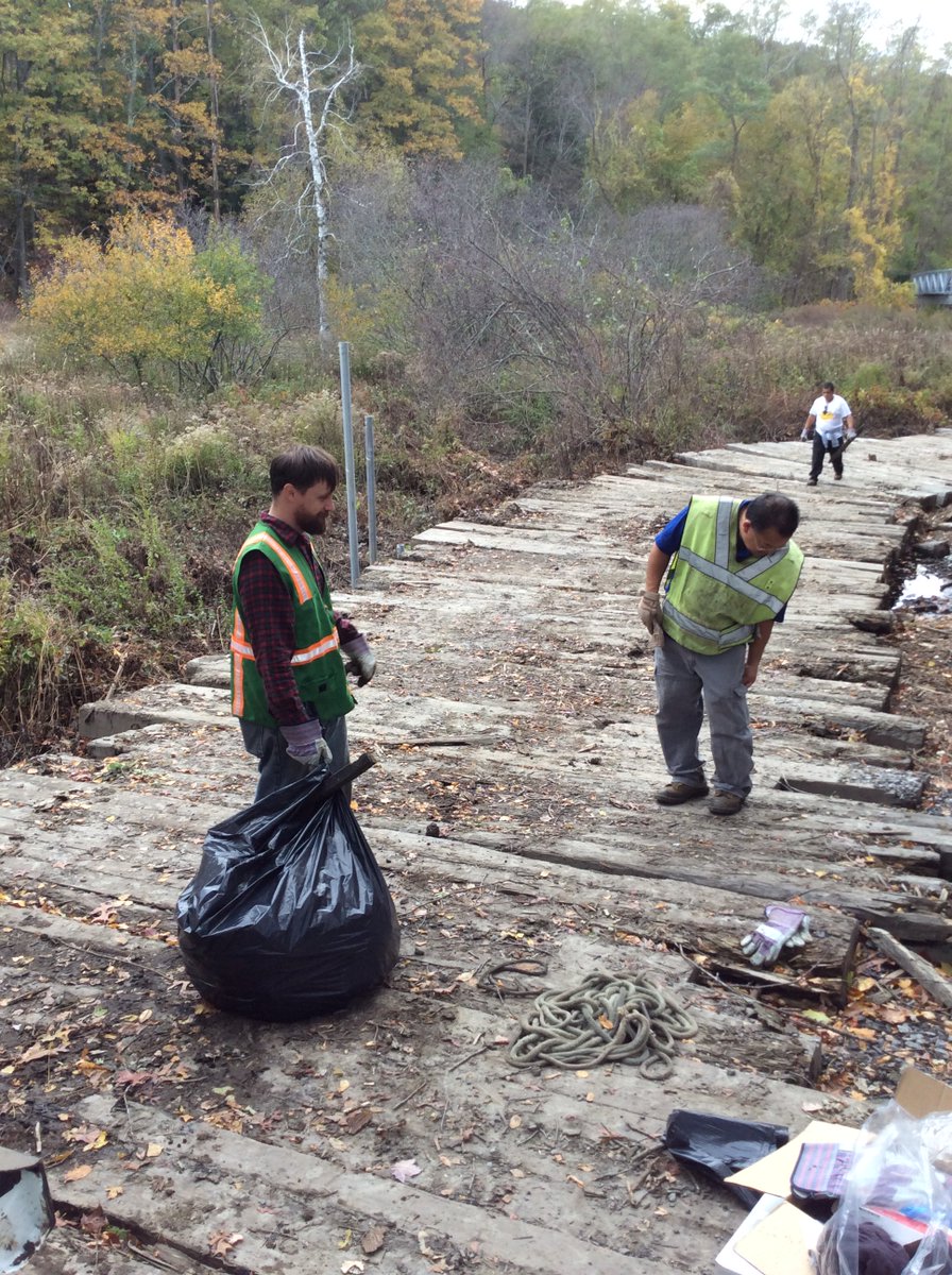 BSC_Group's tweet photo. 25 volunteers + 4 hours + 10-yd dumpsters = 1 clean Blackstone Gateway Park. Proud to support #Worcester in this important project. https://t.co/xxyiJ32VTJ