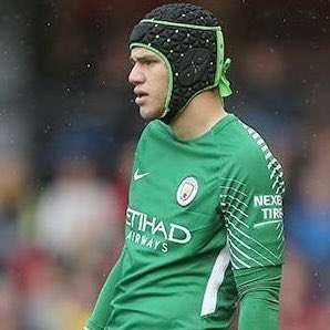 TheHeadtoHead's tweet photo. RT for Ederson🇧🇷
LIKE for Cech🇨🇿 https://t.co/uiuZwGO1P8