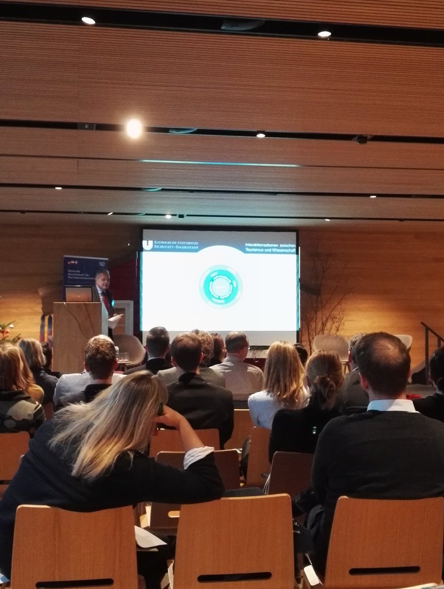 DGT_de's tweet photo. Begrüßung durch Insel Mainau Gastgeberin Bettina Gräfin Bernadotte. Gefolgt von Keynotes von Prof. Dr. Jürgen Schmude (DGT) und Prof. Dr. Harald Pechlaner (AIEST). #DGT2017 https://t.co/QOg1WiHL33