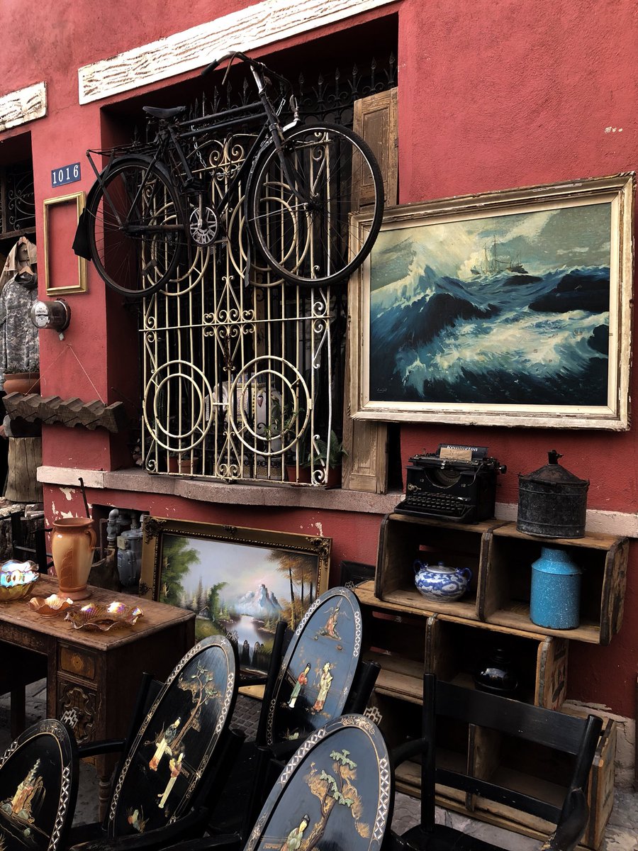 1GlobalResident's tweet photo. So many cool little Quaint Shops to browse in Barrio Antiguo, Monterrey.
🇲🇽
Ok yeah I don’t really need any of this stuff and I have nowhere to store but it’s still pretty cool. 🚲
#DigitalNomadProblems nowhere to store random stuff!
💻 #digital nomad #remotework #workfromhome https://t.co/9eWGoH4QQB