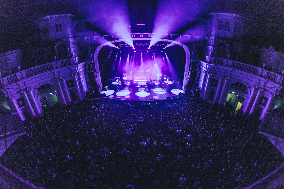 OhWonderMusic's tweet photo. Last night will go down in history as the best night of our entire lives. We performed to 5000 beaming faces in a venue we used to go to as teenagers to watch our favourite bands. How did we end up here? This is truly ultralife. 💛 https://t.co/N4GVn47xmJ