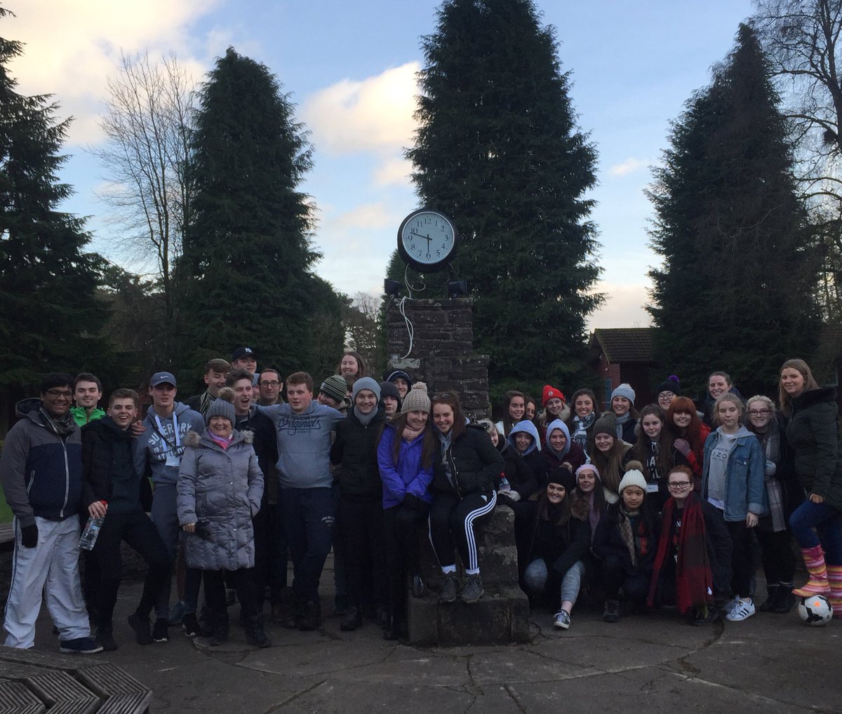 SPTAHS_RE's tweet photo. Out for a hike! #S6Retreat #fromsimontopeter @SPTA_HS @rcagyouth https://t.co/2CyKhlIAsq