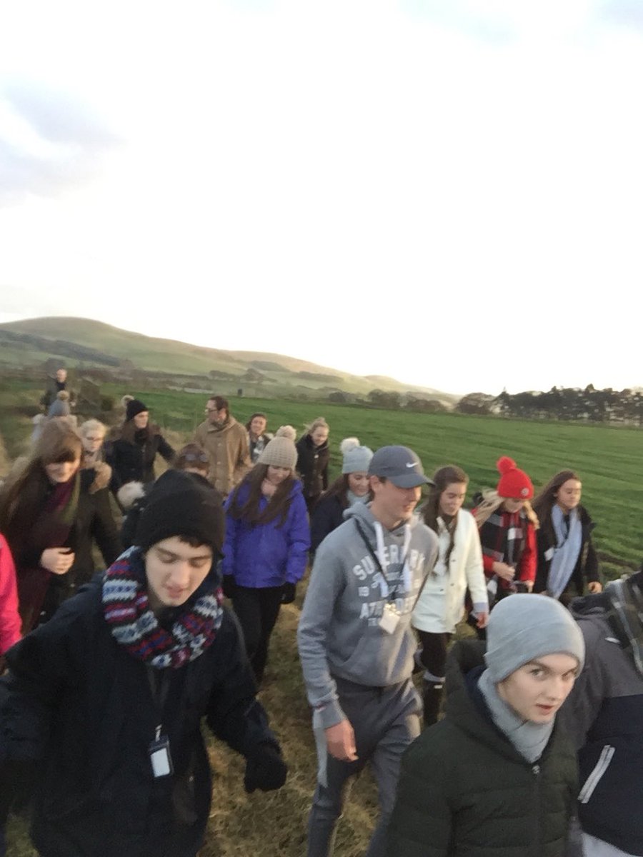 SPTAHS_RE's tweet photo. Out for a hike! #S6Retreat #fromsimontopeter @SPTA_HS @rcagyouth https://t.co/2CyKhlIAsq