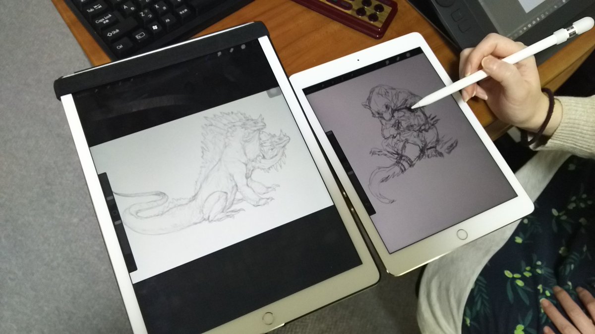 G River クリスタ登場を機にipad Proをご検討の方へ 12インチと10インチ のサイズ感です サイズ選択にご参考下さい 10インチはれぇさんの 1 クリスタで資料とレイヤー窓を開いた状態の12インチ描画エリア 下にあるのはハガキです 2 資料と二画面表示 G River クリスタ登場を機にipad Proをご検討の方へ 12インチと10インチ のサイズ感です サイズ選択にご参考下さい 10インチはれぇさんの 1 クリスタで資料とレイヤー窓を開いた状態の12インチ描画エリア 下にあるのはハガキです 2 資料と二画面表示