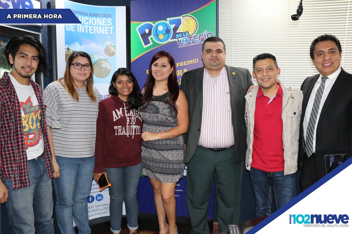 Cabina llena con los amigos de la <a href="/UFGoficial/">Universidad Francisco Gavidia - UFG</a> en nuestra sección #Viralizados