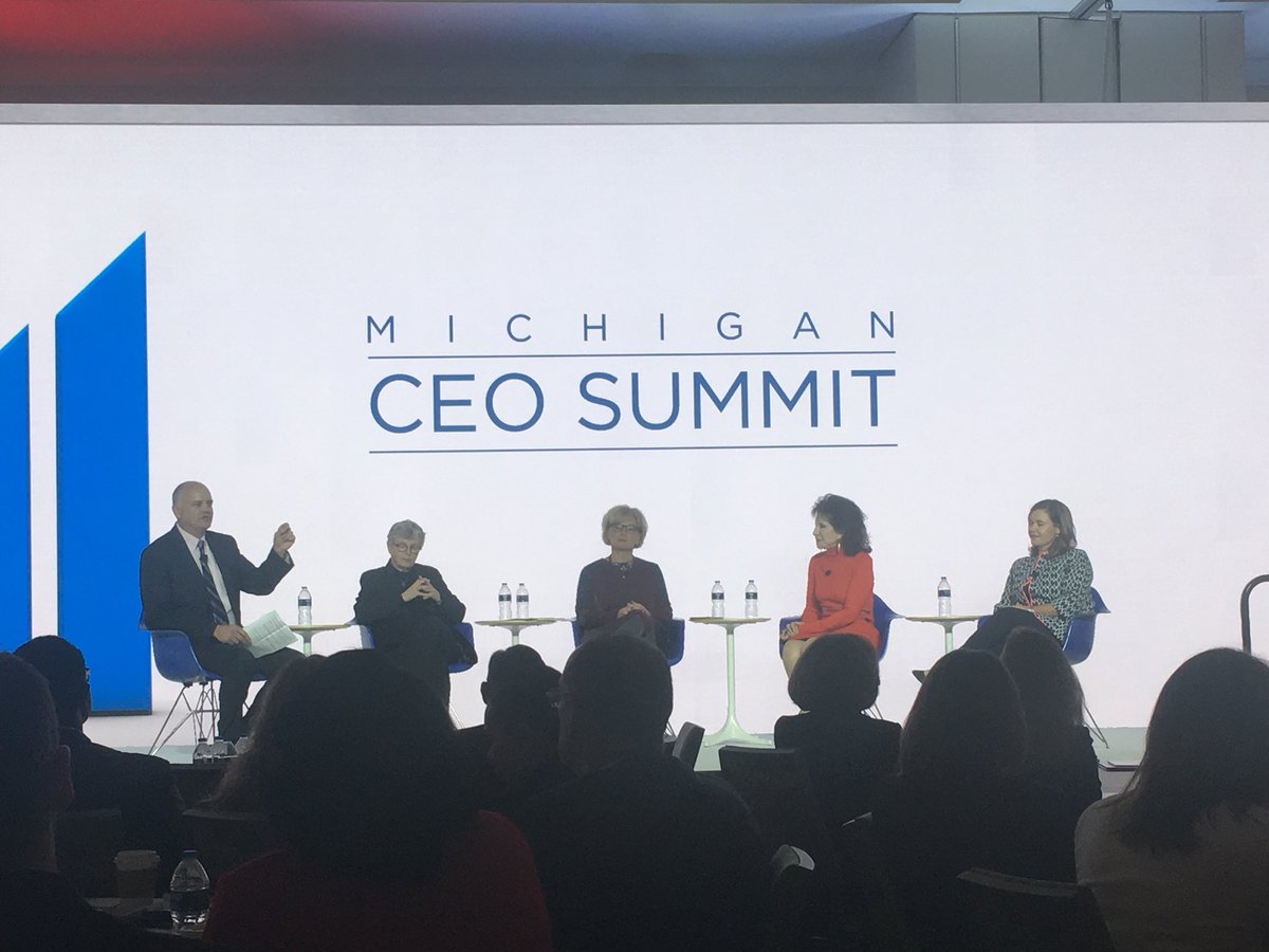 BritanyAffolter's tweet photo. @michiganstateu President Simon “Your dreams are your own &amp; no one can take them from you” @BusLeadersforMI #CEOSummit2017 @urcmich https://t.co/rLZuwz3okk