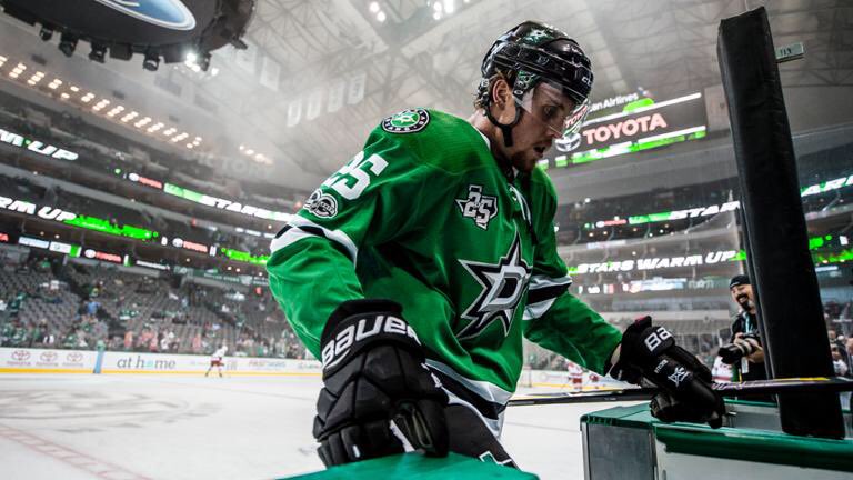 RallyDFW's tweet photo. RT to enter for a chance to WIN 4️⃣ tickets to tomorrow night’s @DallasStars game against New York. The lucky winner will be announced at 4:00 pm. #GoStars https://t.co/sqPYbBBXpa