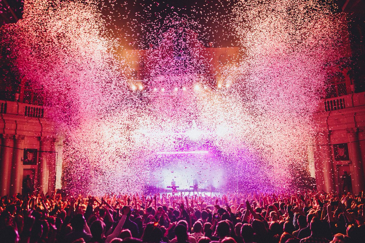 OhWonderMusic's tweet photo. Last night will go down in history as the best night of our entire lives. We performed to 5000 beaming faces in a venue we used to go to as teenagers to watch our favourite bands. How did we end up here? This is truly ultralife. 💛 https://t.co/N4GVn47xmJ