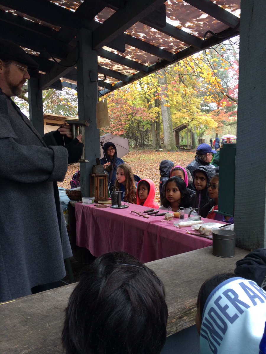 FESAshley's tweet photo. Candle making https://t.co/FXqhJ2Y7gM