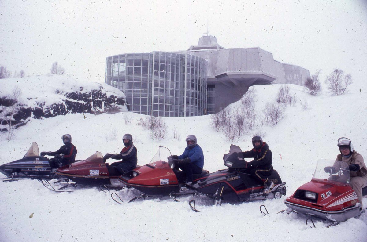 gsfergy's tweet photo. #TBT to some #winter fun and recreation on #RamseyLake in #Sudbury circa 1985. A fitting photo today as the snow is beginning to fall in our perfect little big #city. Be safe and sensible out there folks #CGSPlanning https://t.co/ENzGQKFXAv