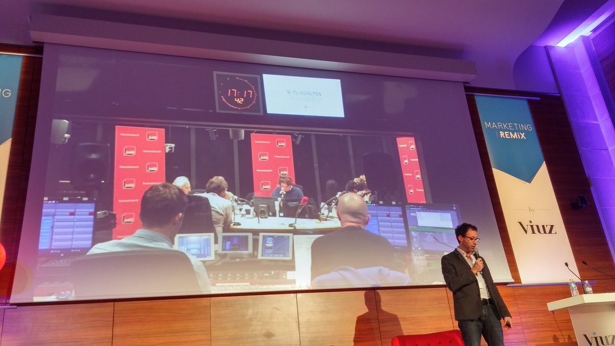 Viuzfr's tweet photo. #Radiofrance : 1 réalisateur + 1 ingénieur son pour diffuser une émission radio en vidéo sur Facebook et YouTube >> utilisateurs et salariés au centre de la transformation numérique @laurentfrisch @radiofrance #NewMedia #remix2017 #viuz https://t.co/bsbkJQFeCu