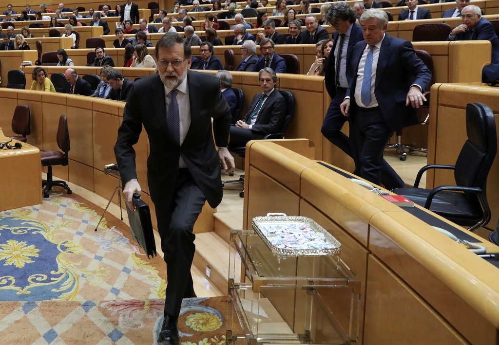 Mortimer_Fu's tweet photo. ¡RÁPIDO, AL CORRUPTOCÓPTERO! https://t.co/F5MtFlnACw