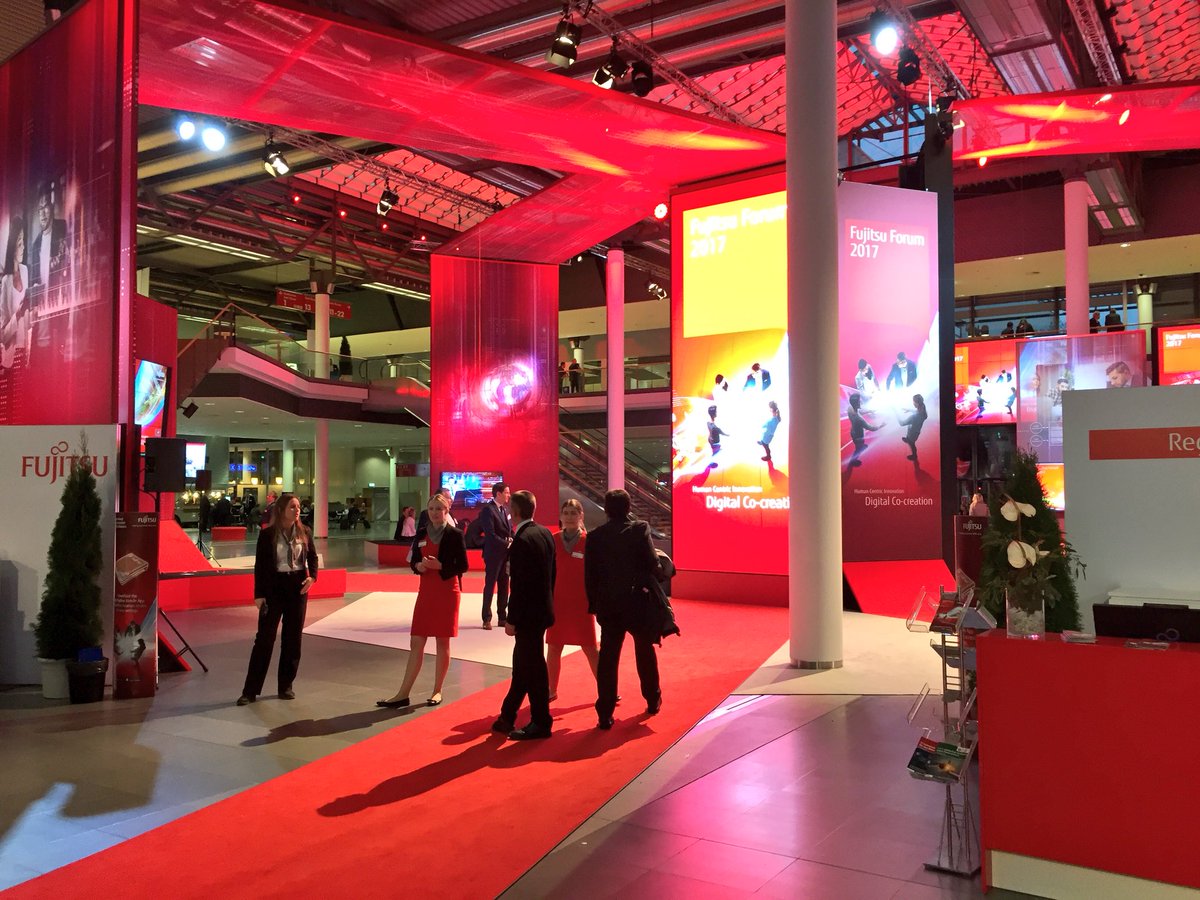 FujitsuUKEvents's tweet photo. It’s been a fantastic #FujitsuForum exploring #digital cocreation, seeing the latest #tech innovations - oh, and breaking a #worldrecord too! Thanks to all our customers &amp; partners who joined us in #Munich. https://t.co/nH0hlJv59z