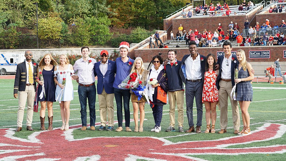 urichmond's tweet photo. It's hard to beat fall at #URichmond. Our campus is showing off and alumni return home for #SpiderHC. #SpiderPride https://t.co/hwbjacYPzn https://t.co/eOIY7aOiYC