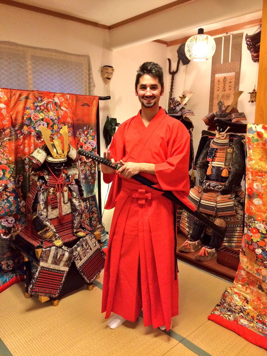 KoshiroMinamoto's tweet photo. 今日は、インディアナポリスからのライアンさんが来てくれました。
#インバウンド #Inbound #武楽 #武楽座 #bugaku #bugakuza #訪日外国人 #文化交流 #刀 #甲冑 #Japan #samurai https://t.co/vIO40w7il2