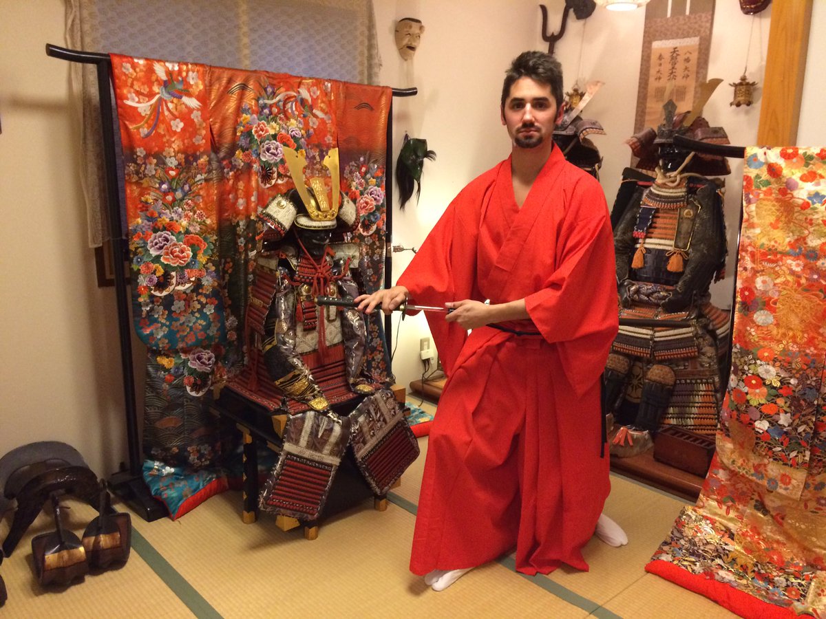 KoshiroMinamoto's tweet photo. 今日は、インディアナポリスからのライアンさんが来てくれました。
#インバウンド #Inbound #武楽 #武楽座 #bugaku #bugakuza #訪日外国人 #文化交流 #刀 #甲冑 #Japan #samurai https://t.co/vIO40w7il2