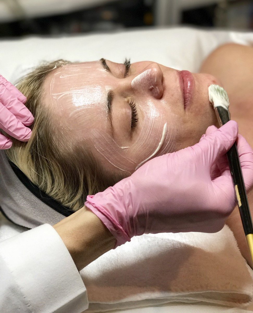 JulieBorm's tweet photo. Recharging My Pregnancy Skincare Routine https://t.co/KJXGondjnW https://t.co/j8kID1m66t