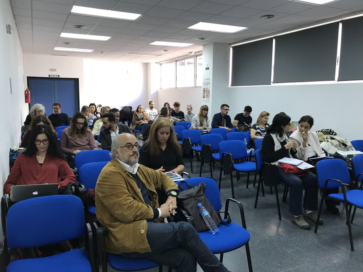 iberisTICs's tweet photo. a professora Sofia Dias da Univ. de Salamanca inicia o 2º painel d Congresso #tecpt #seeplu Fala do uso das TIC p/ aprendizagem d léxico PLE https://t.co/swjrlhNVYF