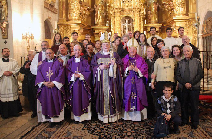 Misa en rito hispano-mozárabe en Torrelaguna en el V Centenario de la muerte de Cisneros es.cisneros2017.es/misa-en-rito-h…