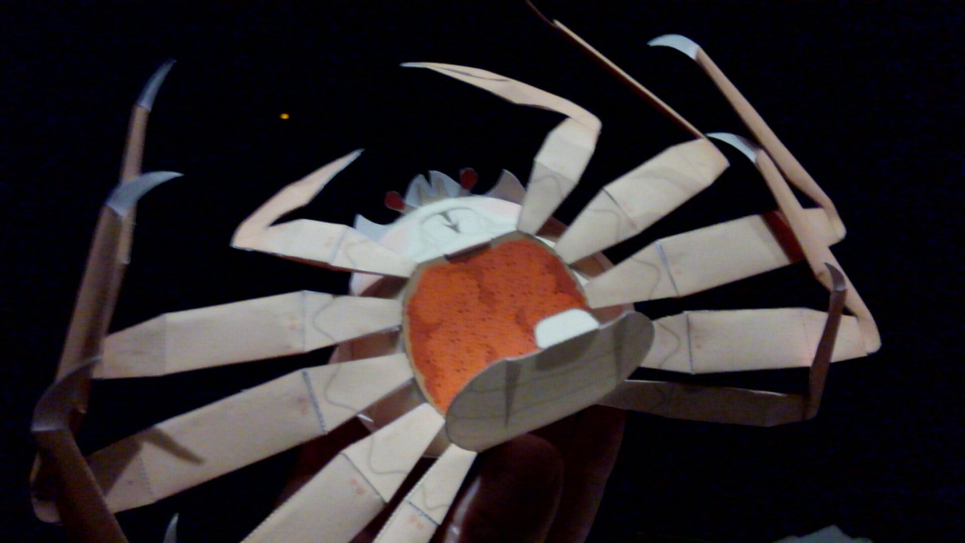 むすぶ 香箱蟹のペーパークラフト作りました かに道楽っぽい カニ 大好きです 毛蟹が一番好きだけど Iodata のホームページで公開されている 坂啓典 さんのペパクラです お腹に卵もありますよ アイ オー データ機器