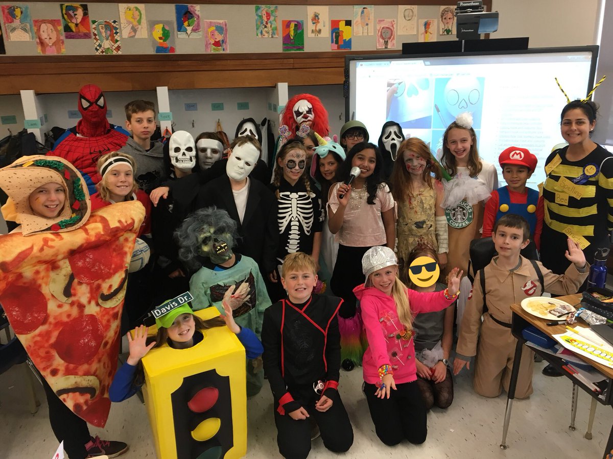 MsAzodi's tweet photo. Throw back Thursday to our Costume party #grade5 https://t.co/RsudYkcGtH