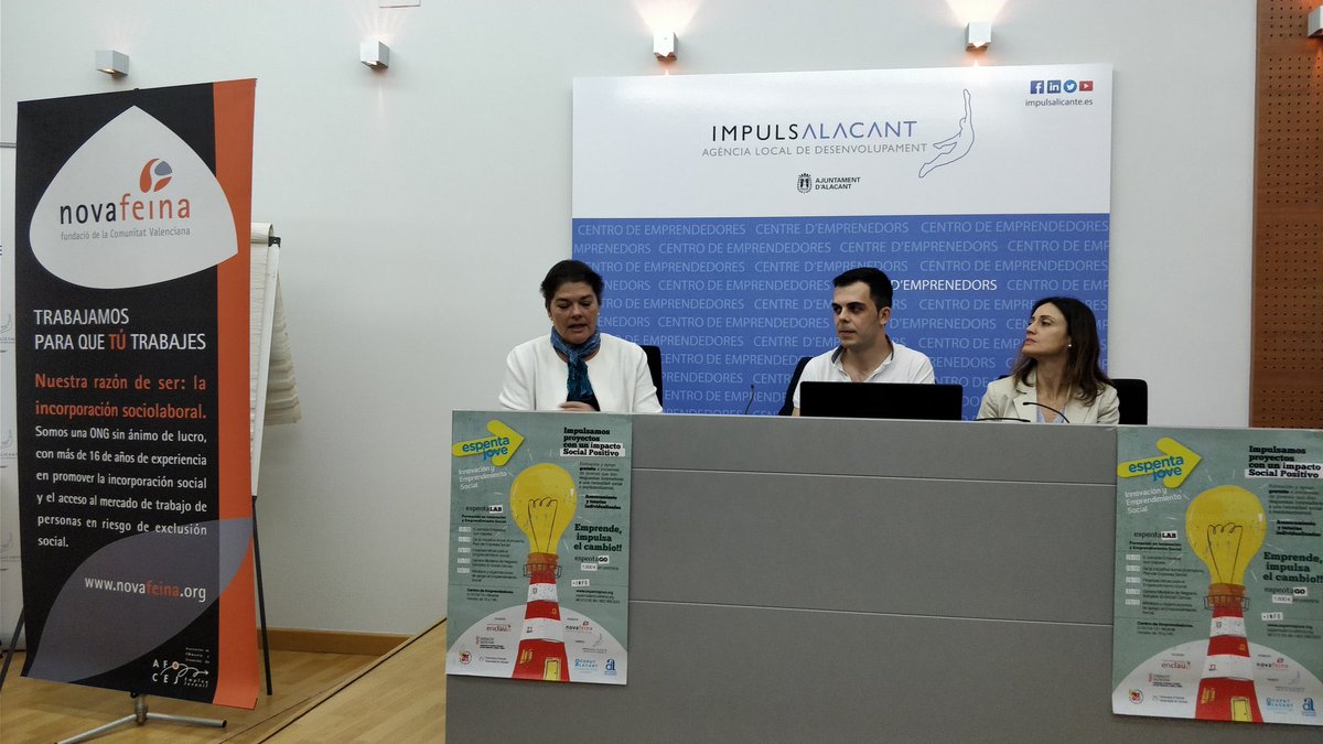 WithouTrees's tweet photo. Hoy con @novafeina @ImpulsAlicante gracias a los premios #EspentaJove https://t.co/vDH1f4IHpb