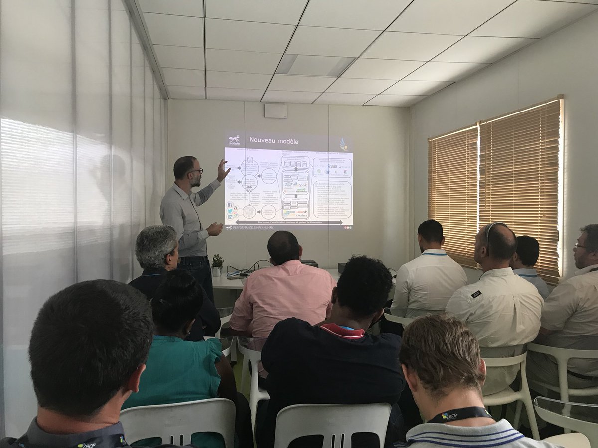 yberezaie's tweet photo. On fait le plein sur le thème #BigData Vs #BusinessIntelligence avec Yannick Jardinier aux manettes @isodom #runintech17 #BI #disruption @RUNINTECH @VillagebycaReu #tech https://t.co/0Dy2Yr4YNA
