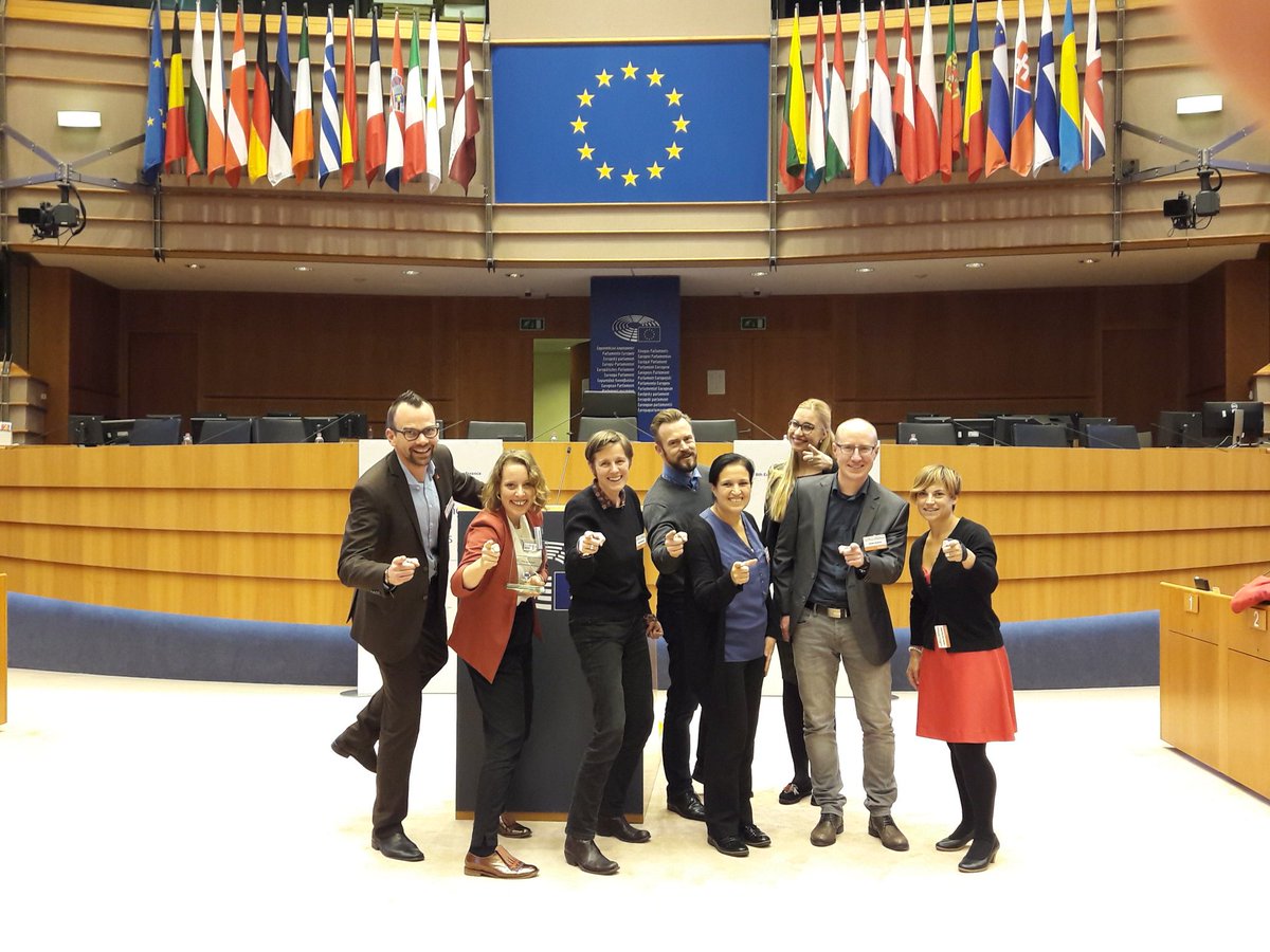 JSZuidema's tweet photo. Super trots! @prov_antwerpen winnaar EU Public com award 2017 #EuroPCom https://t.co/eC8yUWC7Iw