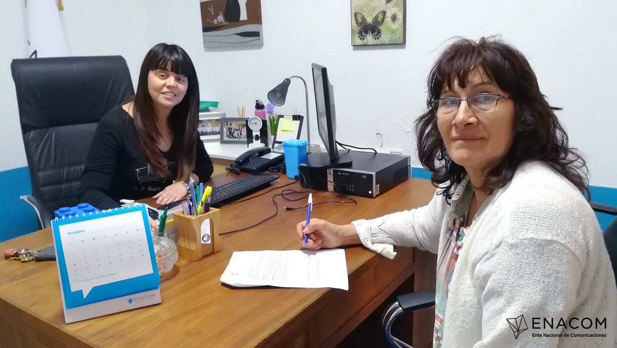 soledadarnedo's tweet photo. La representante de la Comunidad indígena Lule Vilela El Retiro firmando el convenio tras ganar un FOMECA línea 1/2016. #Fomeca #Enacom https://t.co/BEw6GWkSAI