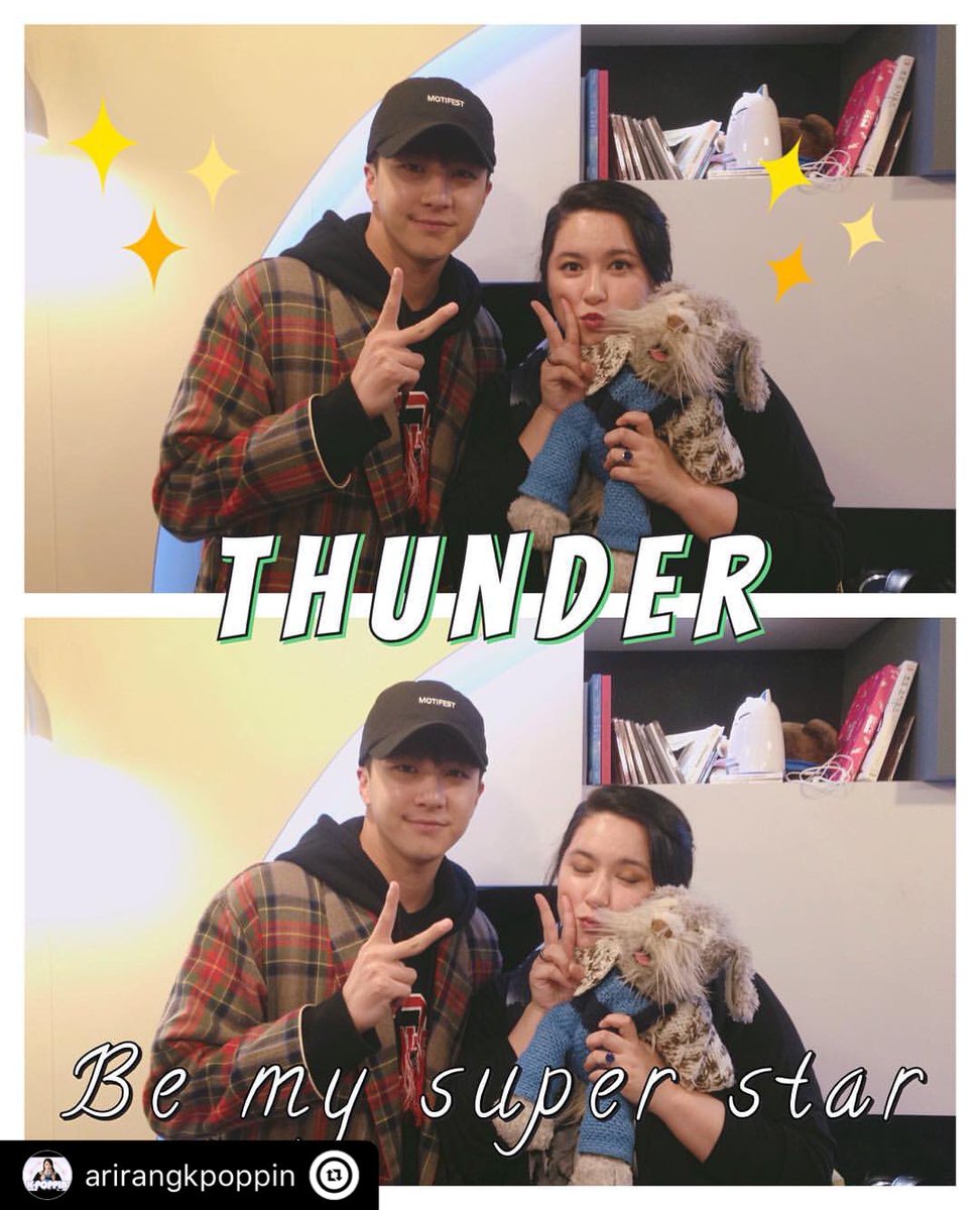 kuangkuangbibi's tweet photo. 2017-11-06 天動與 ARIRANG 廣播 mc 合影⚡️⚡️
Thunder visited our studio! If you missed the live interview, please use our AOD services!#arirangradio #kpoppin #thunder #천둥 #미스틱 #ringxiety #lighthousecrew #天動@shpthunder https://t.co/DMHznD2FiU