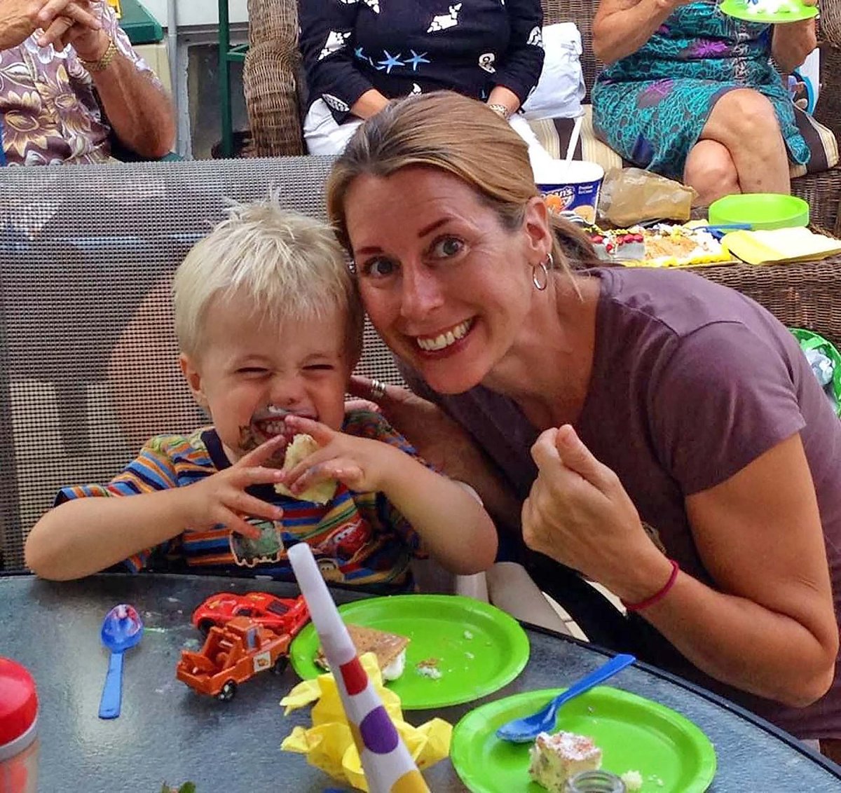 F4JOfficial's tweet photo. Mum kills 5-year-old son in murder-suicide after dad given Shared Parenting rights https://t.co/7sGdOcjnnf https://t.co/QXRDbTWw1s